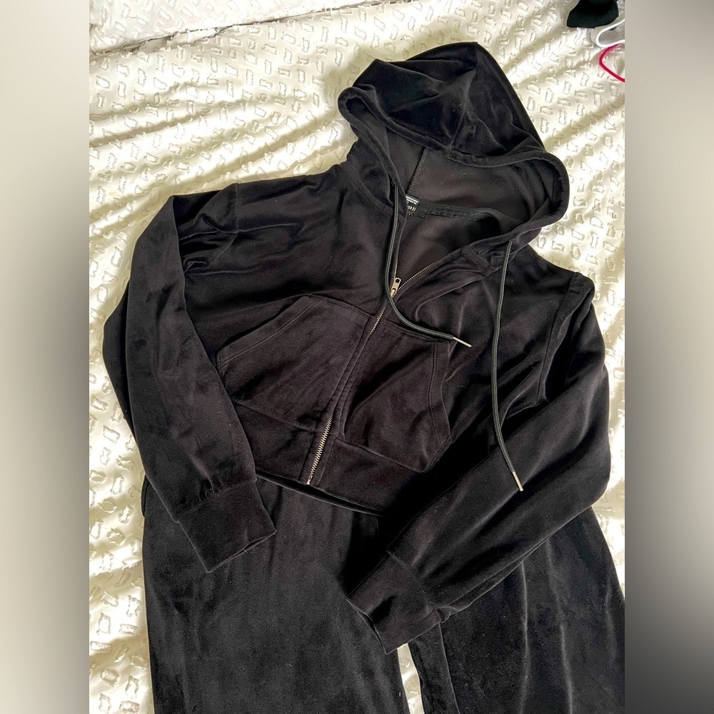 Velvet Black Jogger Set - Forever 21